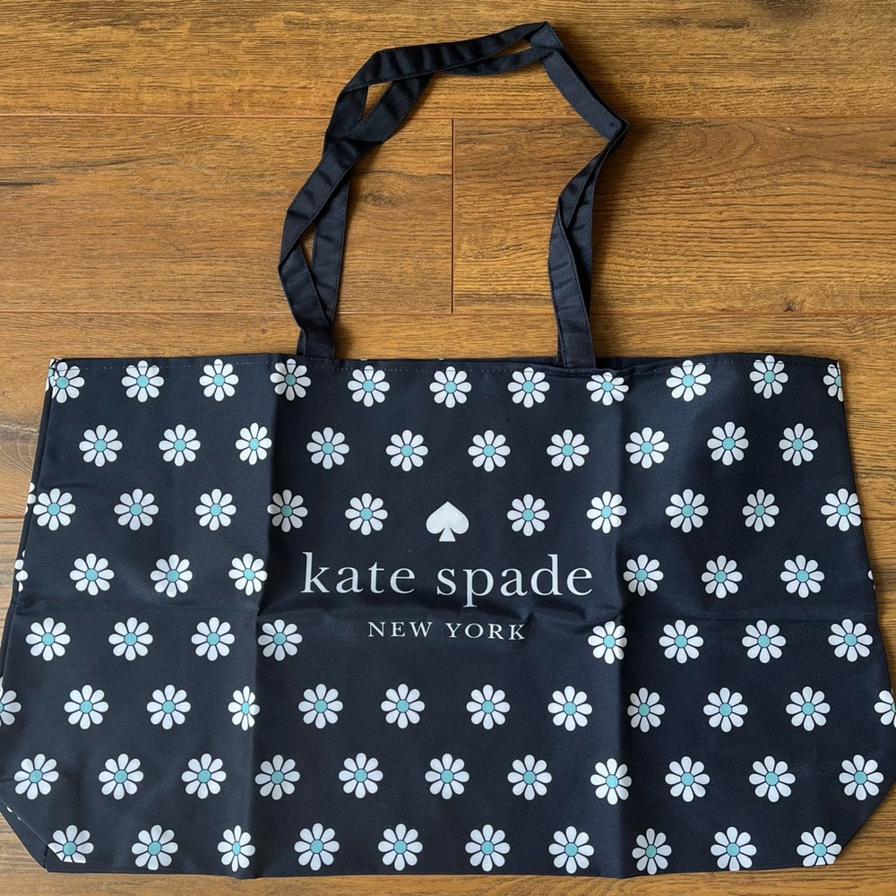 New Kate Spade Tote Navy White Daisies 25" x 15" XLarge Shopping Tote - Picture 2 of 4